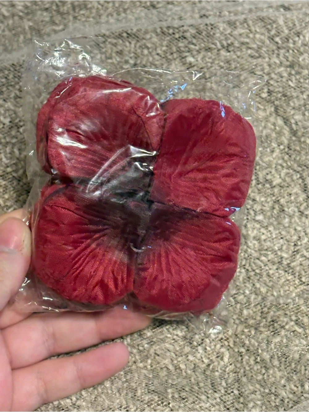 4 Mini Wooden Basket + Red Flower Petals